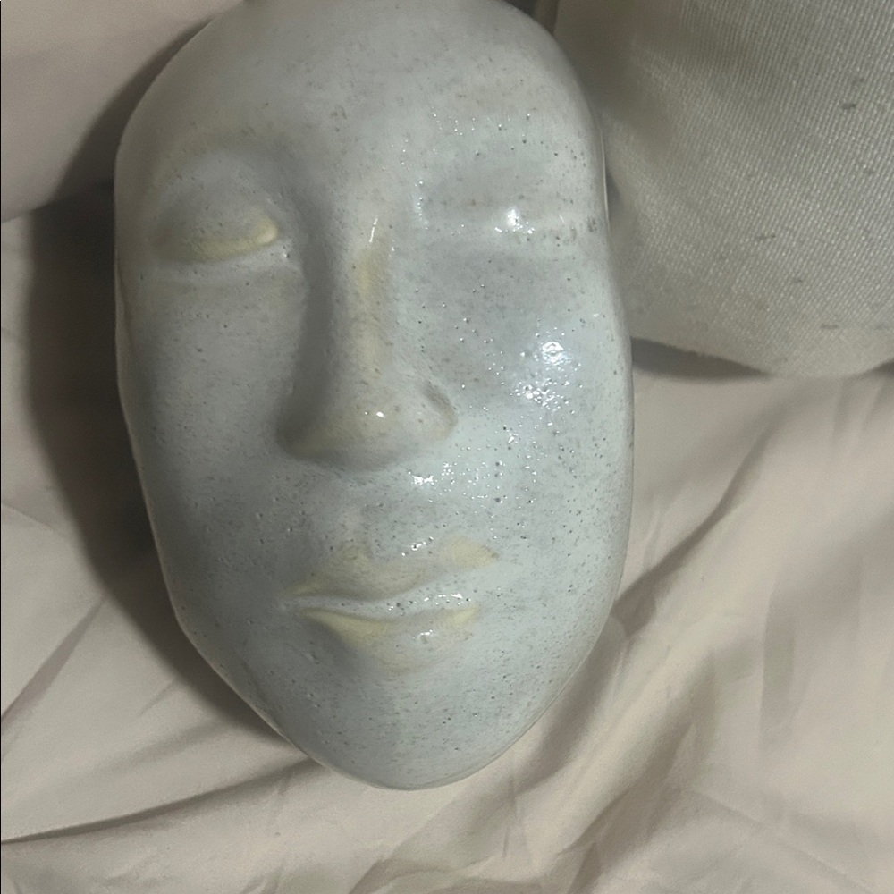 Ceramic Face Sculpture in White planter - Picture 7 of 10